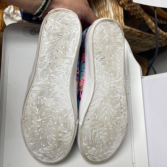 Lily Pulitzer slip on sneakers great condition as seen in picture size 8 - Picture 4 of 4